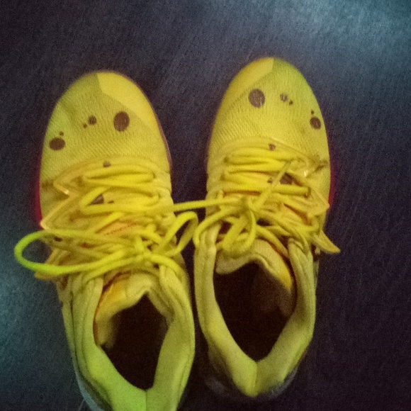 Shoes - Picture 2 of 3